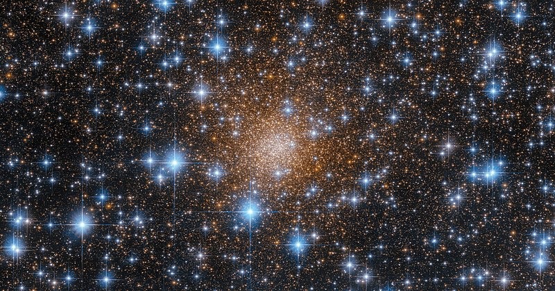 A new Hubble image of a giant cluster of stars
