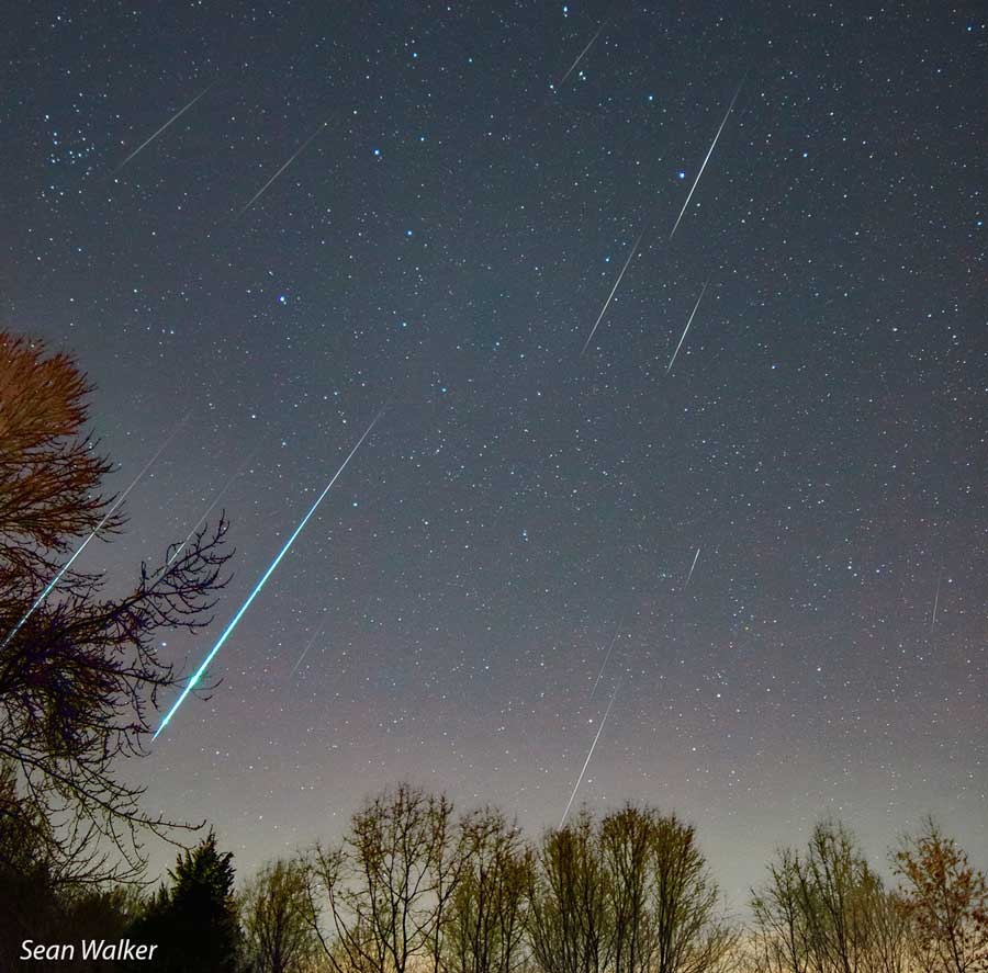 Meteors from the Geminids in 2021